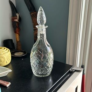 London Winery Limited Decanter with Lid